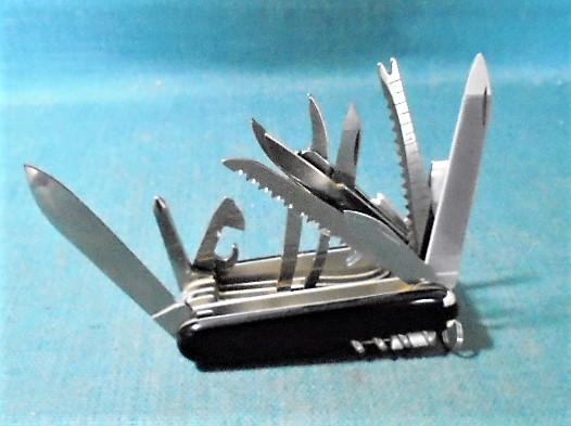 CHAMP SWISS ARMY KNIFE S/N 0530