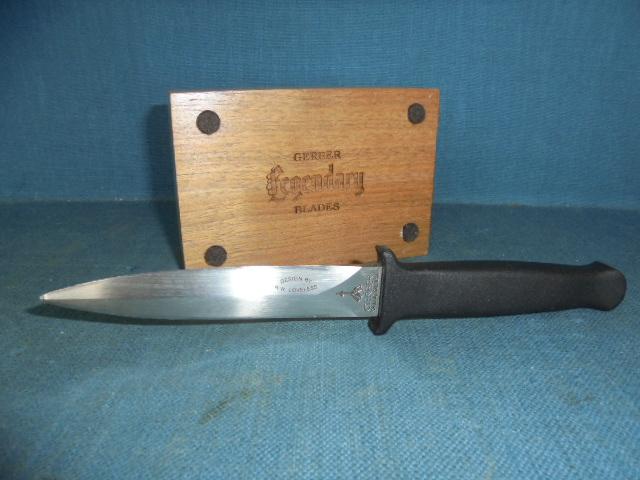 Early Gerber Guardian 1 Knife with Display Stand S/n 03313