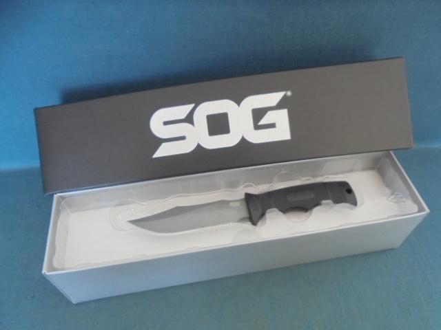 SOG Seal Pup Knife with Extra Cost Sheath S/n 03479